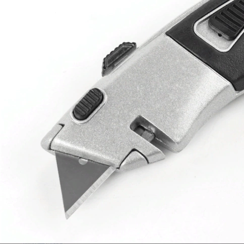 Нож универсальный BRAUBERG 4 лезвия в комплекте метал. корпус фото 7